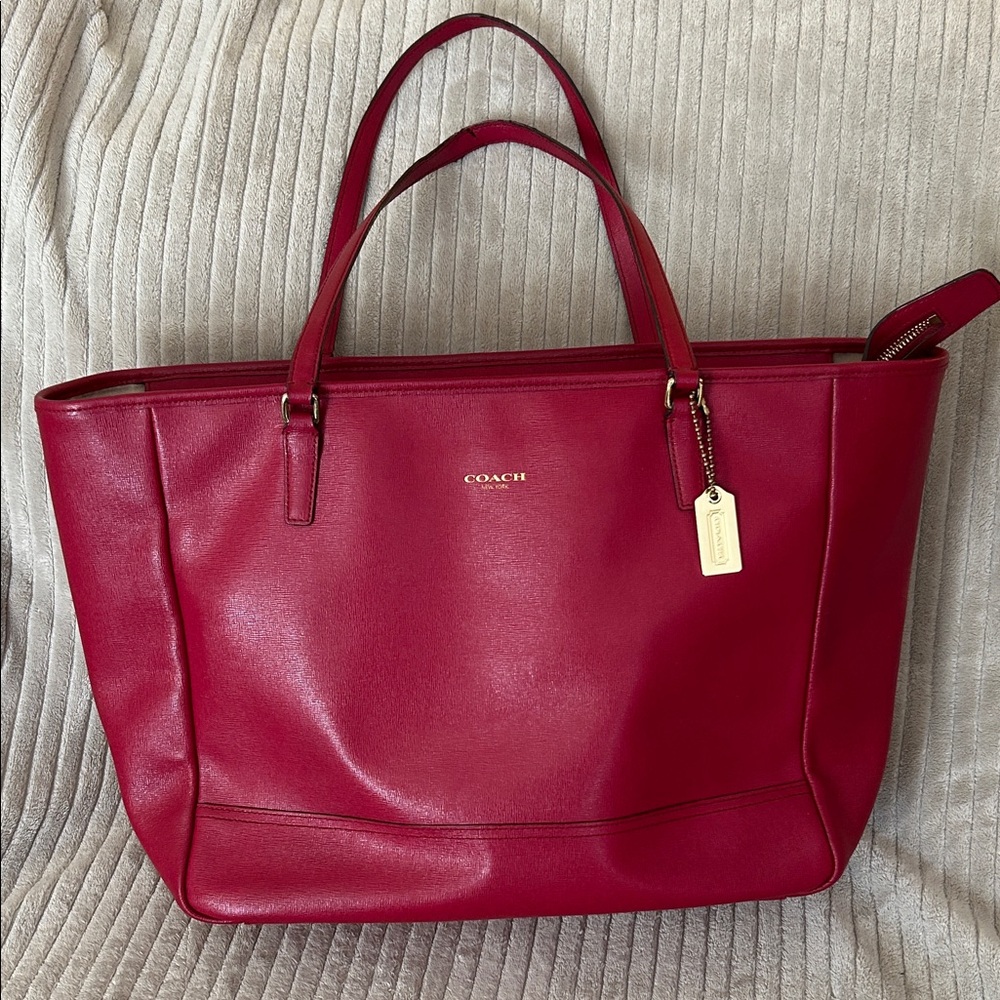 Coach Saffiano Large Red Tote Leather East West City Tote Great Condition